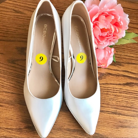 BCBGeneration Women’s White Heels 4" - Picture 2 of 15